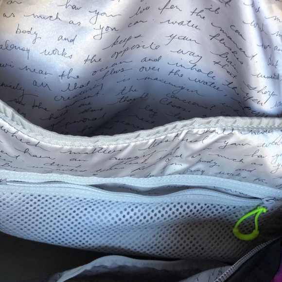 SOLD: LULULEMON DUFFEL BAG - Picture 4 of 10